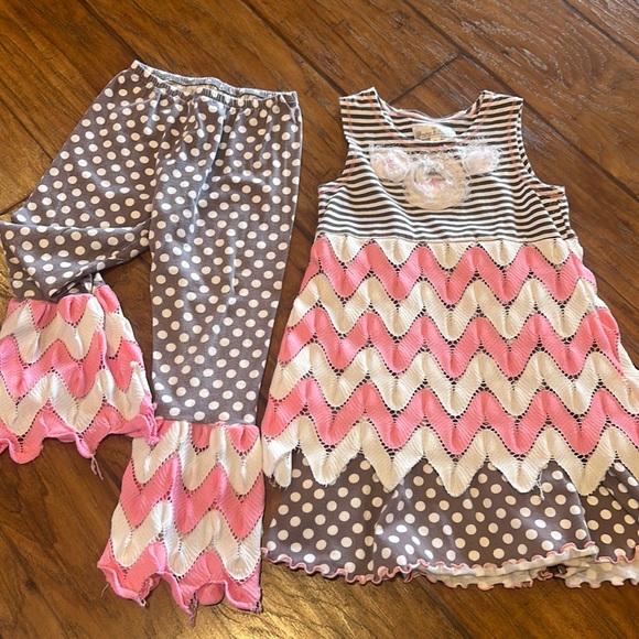 Girls tunic w/flare leggings outfit size 6 - Picture 1 of 4